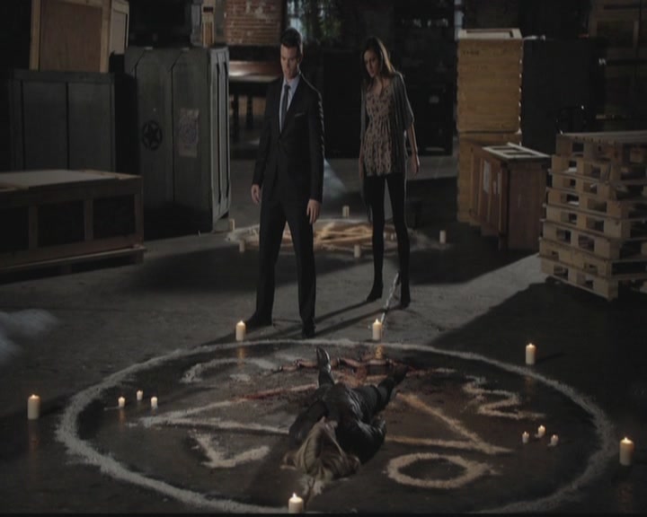 VampireDiariesWorld-dot-org_TheOriginals1x12DanceBackFromTheGrave1555.jpg