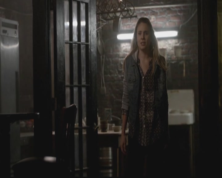 VampireDiariesWorld-dot-org_TheOriginals1x12DanceBackFromTheGrave1716.jpg