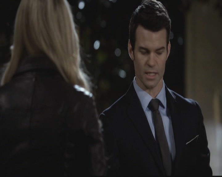 VampireDiariesWorld-dot-org_TheOriginals1x12DanceBackFromTheGrave1808.jpg