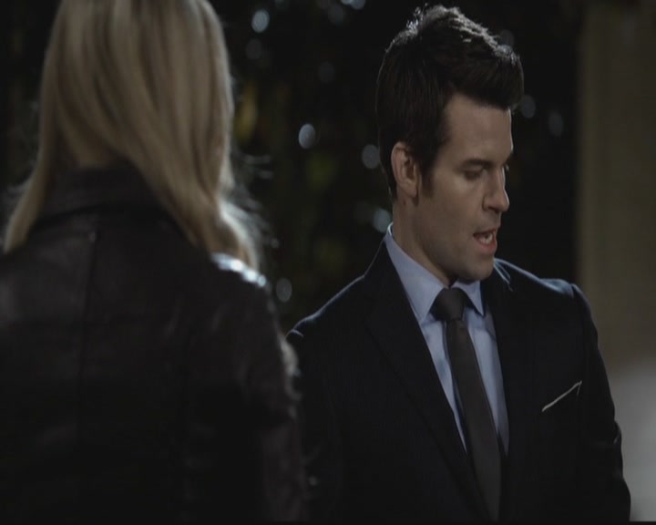 VampireDiariesWorld-dot-org_TheOriginals1x12DanceBackFromTheGrave1809.jpg