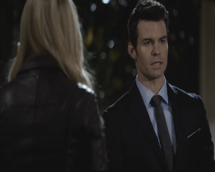 VampireDiariesWorld-dot-org_TheOriginals1x12DanceBackFromTheGrave1810.jpg