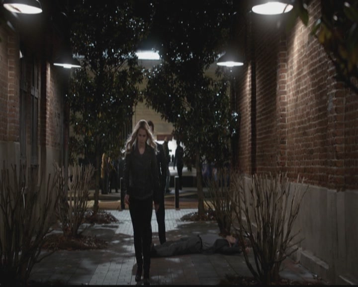 VampireDiariesWorld-dot-org_TheOriginals1x12DanceBackFromTheGrave1847.jpg