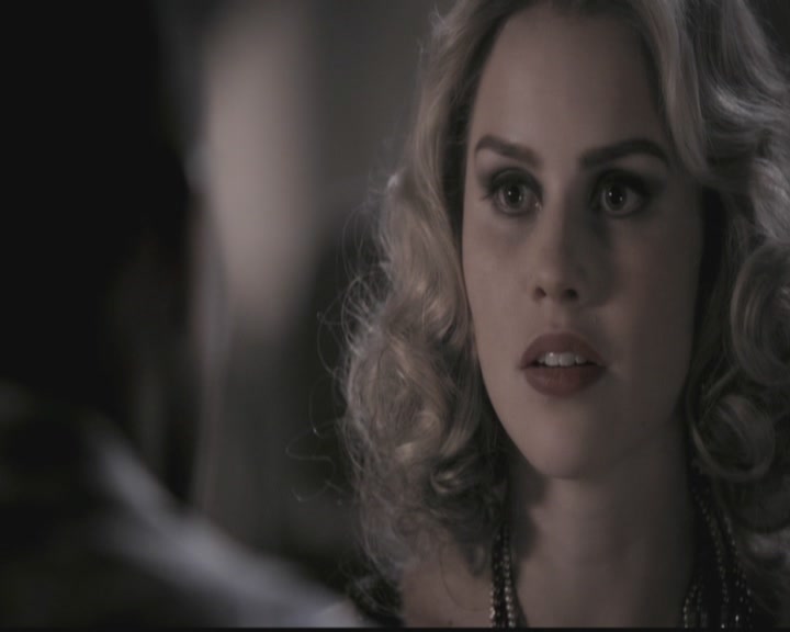 VampireDiariesWorld-dot-org_TheOriginals1x12DanceBackFromTheGrave1981.jpg