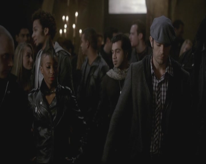 VampireDiariesWorld-dot-org_TheOriginals1x12DanceBackFromTheGrave2106.jpg