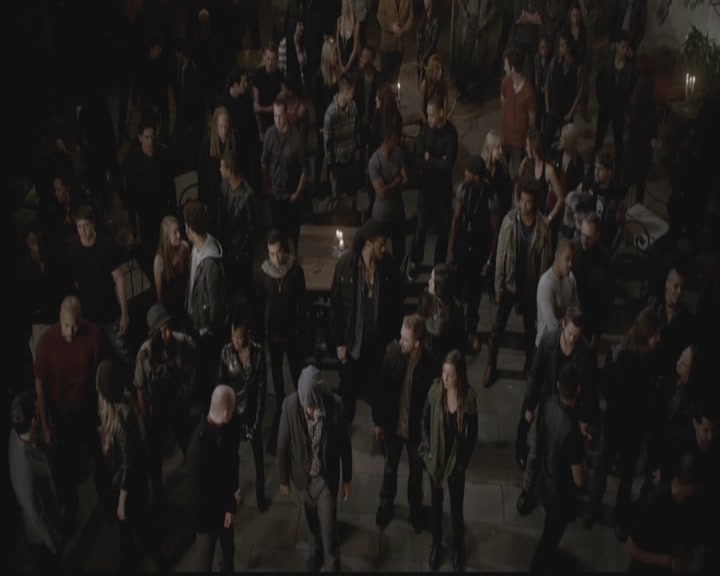 VampireDiariesWorld-dot-org_TheOriginals1x12DanceBackFromTheGrave2107.jpg