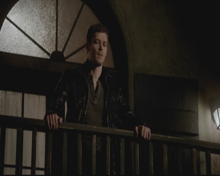 VampireDiariesWorld-dot-org_TheOriginals1x12DanceBackFromTheGrave2120.jpg