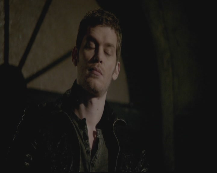 VampireDiariesWorld-dot-org_TheOriginals1x12DanceBackFromTheGrave2148.jpg