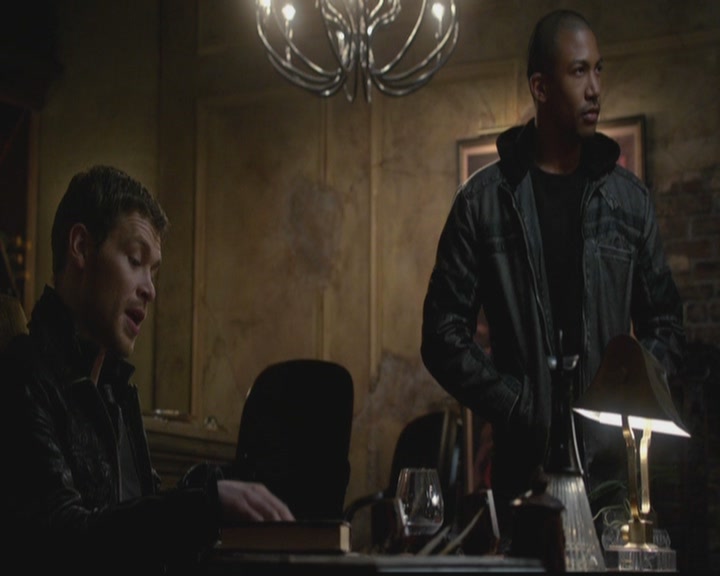 VampireDiariesWorld-dot-org_TheOriginals1x12DanceBackFromTheGrave2183.jpg