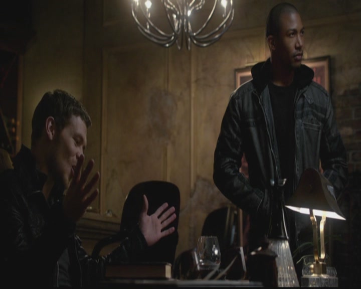 VampireDiariesWorld-dot-org_TheOriginals1x12DanceBackFromTheGrave2185.jpg