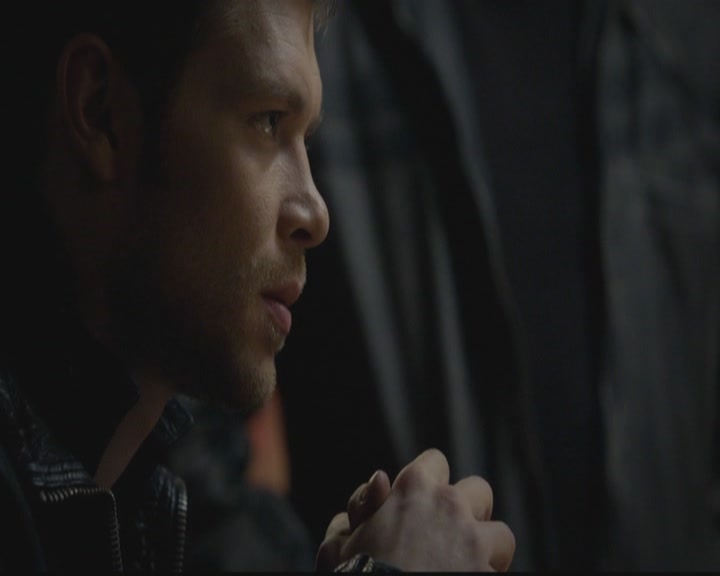 VampireDiariesWorld-dot-org_TheOriginals1x12DanceBackFromTheGrave2240.jpg
