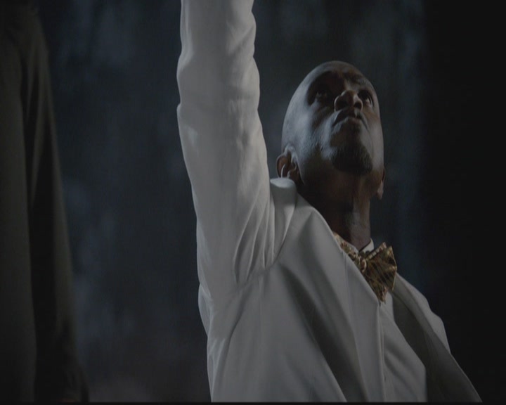 VampireDiariesWorld-dot-org_TheOriginals1x12DanceBackFromTheGrave2266.jpg