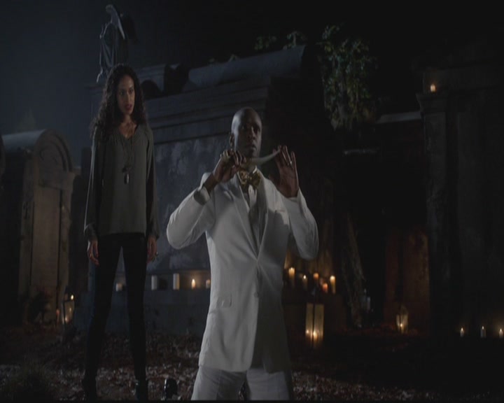 VampireDiariesWorld-dot-org_TheOriginals1x12DanceBackFromTheGrave2271.jpg