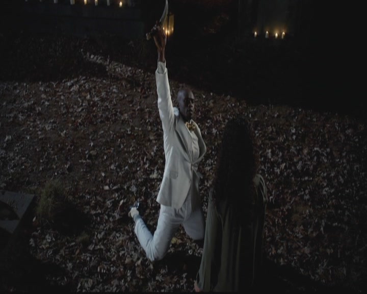 VampireDiariesWorld-dot-org_TheOriginals1x12DanceBackFromTheGrave2289.jpg