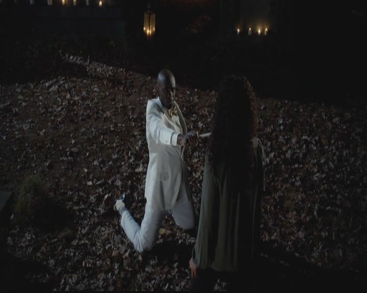 VampireDiariesWorld-dot-org_TheOriginals1x12DanceBackFromTheGrave2291.jpg