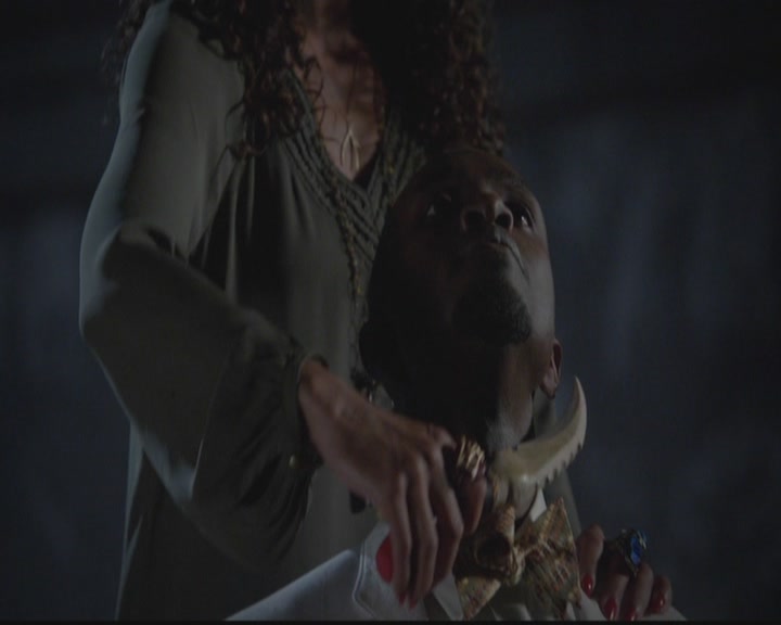 VampireDiariesWorld-dot-org_TheOriginals1x12DanceBackFromTheGrave2308.jpg