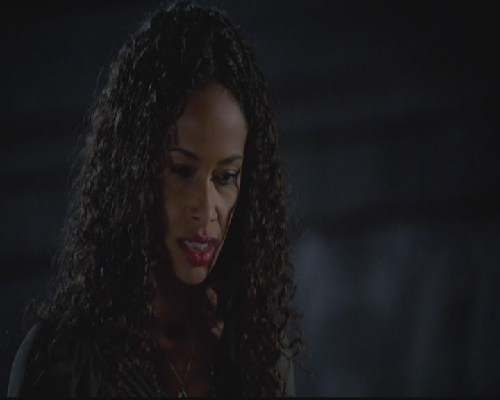 VampireDiariesWorld-dot-org_TheOriginals1x12DanceBackFromTheGrave2311.jpg