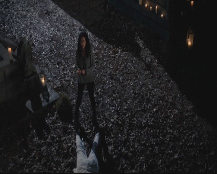 VampireDiariesWorld-dot-org_TheOriginals1x12DanceBackFromTheGrave2323.jpg