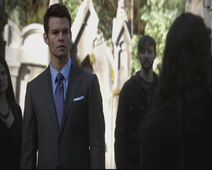 VampireDiariesWorld-dot-org_TheOriginals1x4LongWayBackFromHell0211.jpg