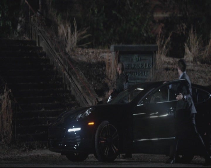 VampireDiariesWorld-dot-org_TheOriginals1x4LongWayBackFromHell2050.jpg