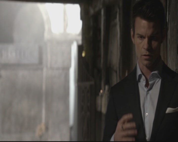 VampireDiariesWorld-dot-org_TheOriginals1x15LeGrandGuignol0696.jpg