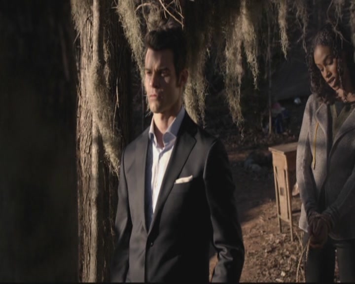 VampireDiariesWorld-dot-org_TheOriginals1x15LeGrandGuignol1557.jpg