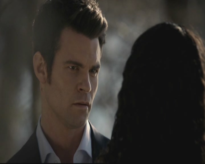 VampireDiariesWorld-dot-org_TheOriginals1x15LeGrandGuignol1602.jpg