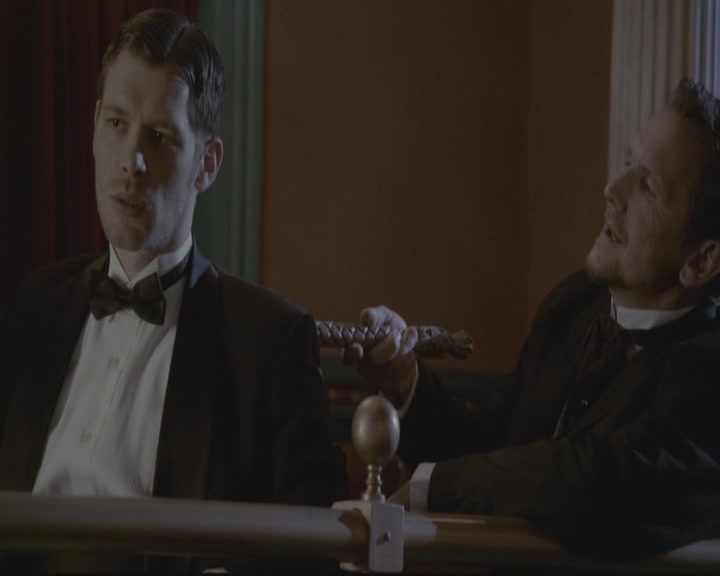 VampireDiariesWorld-dot-org_TheOriginals1x15LeGrandGuignol1712.jpg