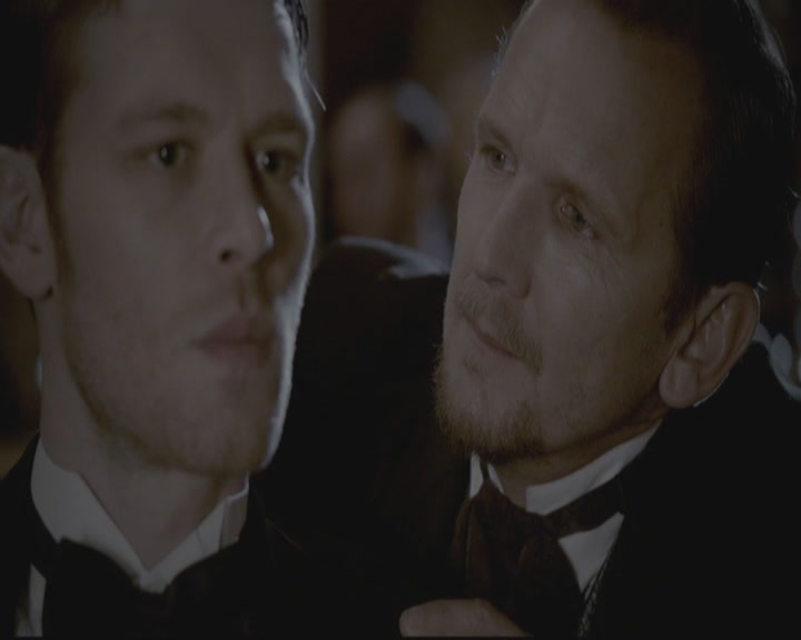 VampireDiariesWorld-dot-org_TheOriginals1x15LeGrandGuignol1718.jpg