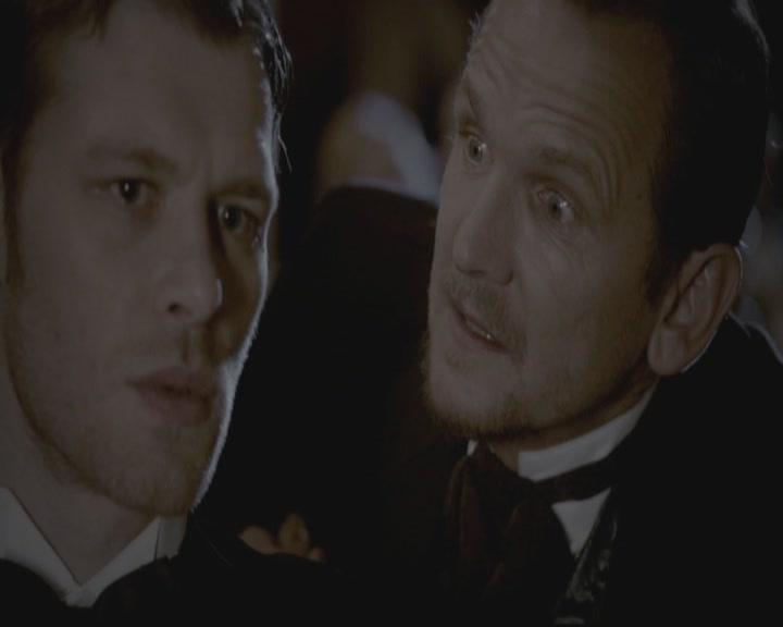 VampireDiariesWorld-dot-org_TheOriginals1x15LeGrandGuignol1789.jpg