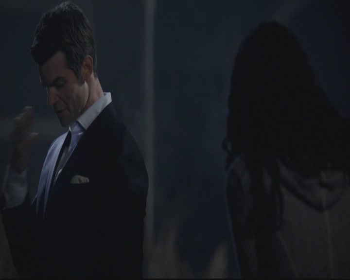 VampireDiariesWorld-dot-org_TheOriginals1x15LeGrandGuignol1943.jpg