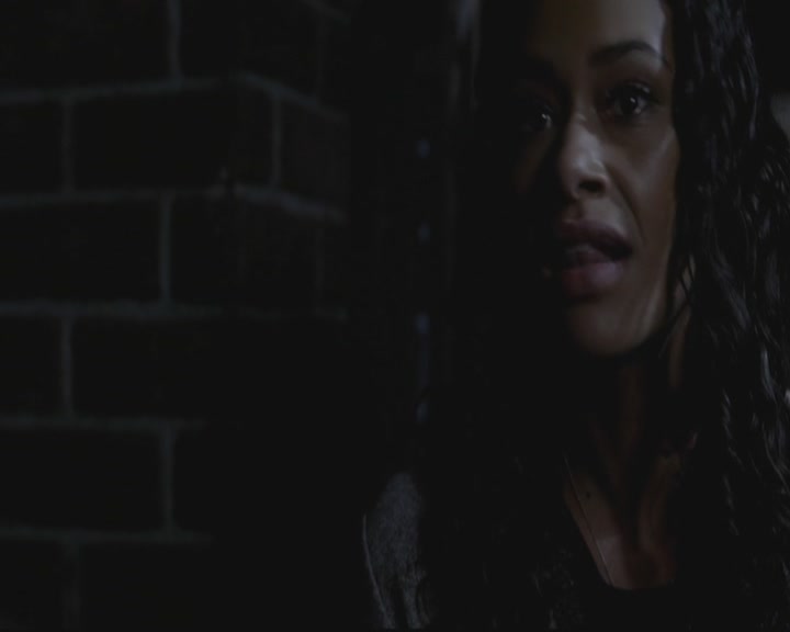 VampireDiariesWorld-dot-org_TheOriginals1x15LeGrandGuignol1965.jpg