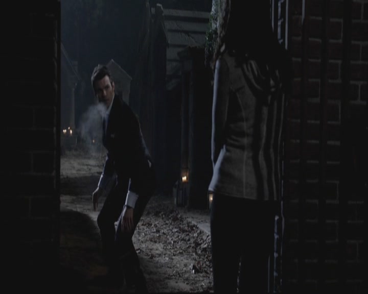 VampireDiariesWorld-dot-org_TheOriginals1x15LeGrandGuignol1972.jpg