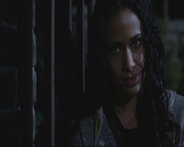 VampireDiariesWorld-dot-org_TheOriginals1x15LeGrandGuignol1975.jpg