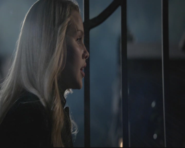 VampireDiariesWorld-dot-org_TheOriginals1x15LeGrandGuignol2021.jpg