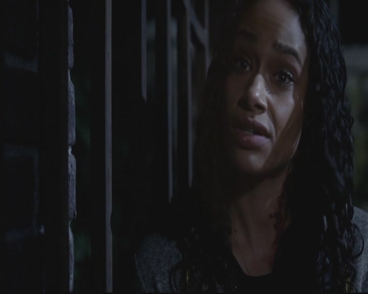 VampireDiariesWorld-dot-org_TheOriginals1x15LeGrandGuignol2037.jpg