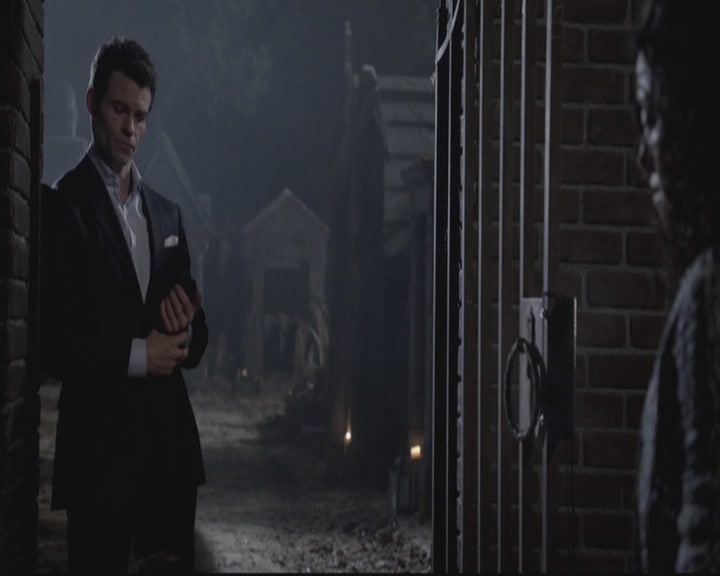 VampireDiariesWorld-dot-org_TheOriginals1x15LeGrandGuignol2071.jpg