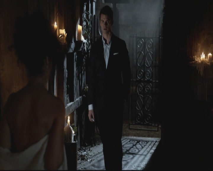 VampireDiariesWorld-dot-org_TheOriginals1x15LeGrandGuignol2112.jpg