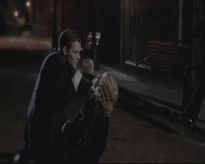 VampireDiariesWorld-dot-org_TheOriginals1x15LeGrandGuignol2218.jpg