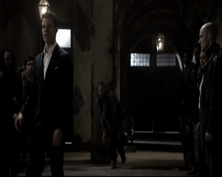 VampireDiariesWorld-dot-org_TheOriginals1x16FarewellToStoryville1992.jpg