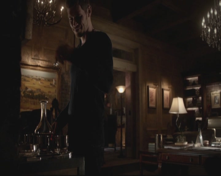 VampireDiariesWorld-dot-org_TheOriginals1x17MoonOverBourbonStreet0567.jpg
