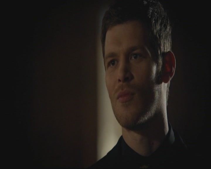 VampireDiariesWorld-dot-org_TheOriginals1x17MoonOverBourbonStreet1317.jpg