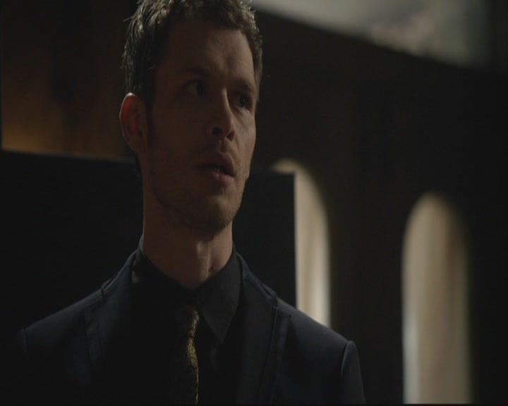 VampireDiariesWorld-dot-org_TheOriginals1x17MoonOverBourbonStreet1373.jpg