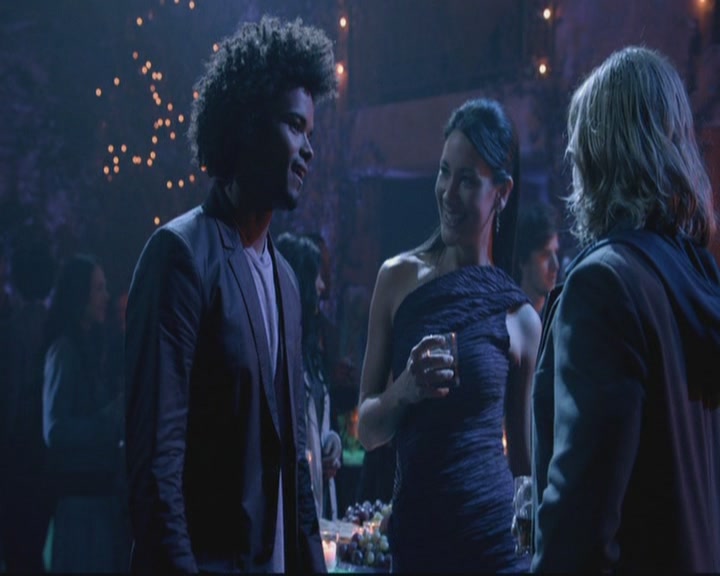 VampireDiariesWorld-dot-org_TheOriginals1x17MoonOverBourbonStreet1685.jpg VampireDiariesWorld-dot-org_TheOriginals1x17MoonOverBourbonStreet1685.jpg