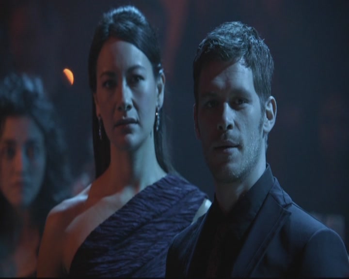 VampireDiariesWorld-dot-org_TheOriginals1x17MoonOverBourbonStreet1755.jpg