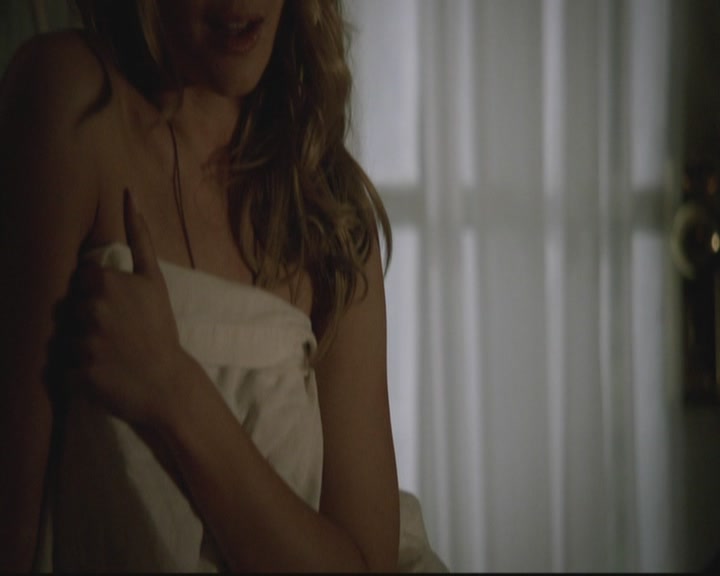 VampireDiariesWorld-dot-org_TheOriginals1x17MoonOverBourbonStreet1991.jpg