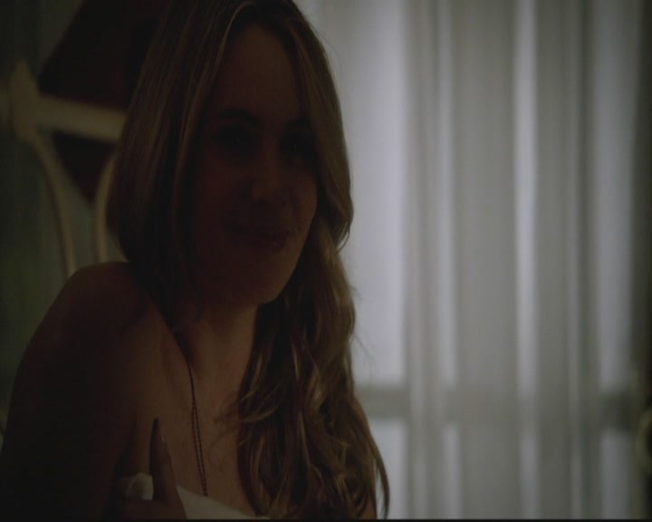 VampireDiariesWorld-dot-org_TheOriginals1x17MoonOverBourbonStreet1999.jpg VampireDiariesWorld-dot-org_TheOriginals1x17MoonOverBourbonStreet1999.jpg