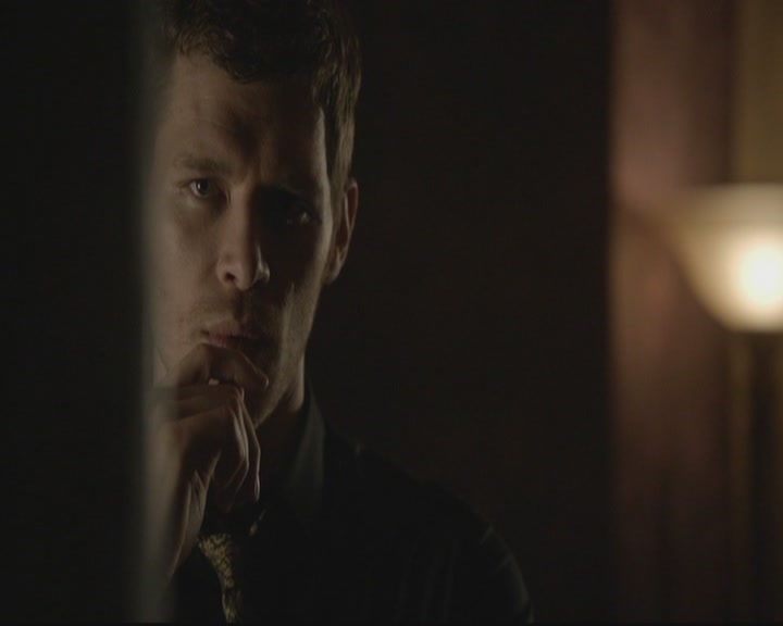 VampireDiariesWorld-dot-org_TheOriginals1x17MoonOverBourbonStreet2110.jpg