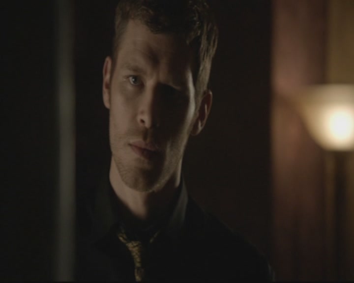 VampireDiariesWorld-dot-org_TheOriginals1x17MoonOverBourbonStreet2115.jpg