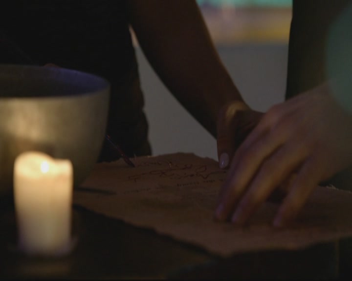 VampireDiariesWorld-dot-org_TheOriginals1x17MoonOverBourbonStreet2221.jpg