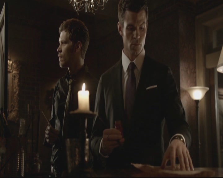 VampireDiariesWorld-dot-org_TheOriginals1x17MoonOverBourbonStreet2266.jpg